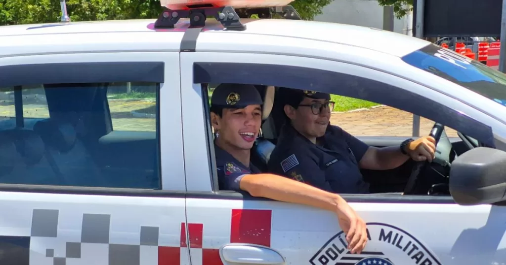 Aluno da APAE de Franca se torna policial por um dia- Will insert post title. Aluno da APAE de Franca se torna policial por um dia- Will insert post title.