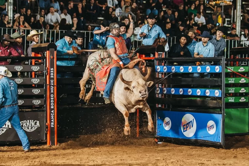 Jorge & Mateus incendeiam hoje Franca Rodeo Music- Will insert post title.