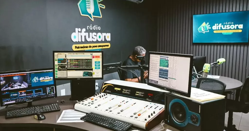 Radio-Difusora-de-Amparo-Divulgacao-1024x538 Sertanejo domina rádios brasileiras em 2026